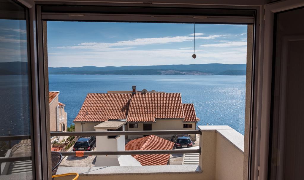 Marina Omis
